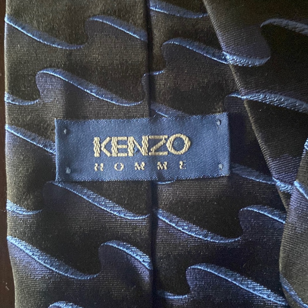 KENZO silk tie.
